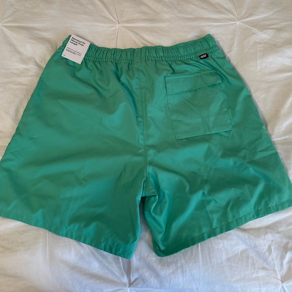 Nike Men’s Shorts- Size S- Green NWT - Picture 3 of 5